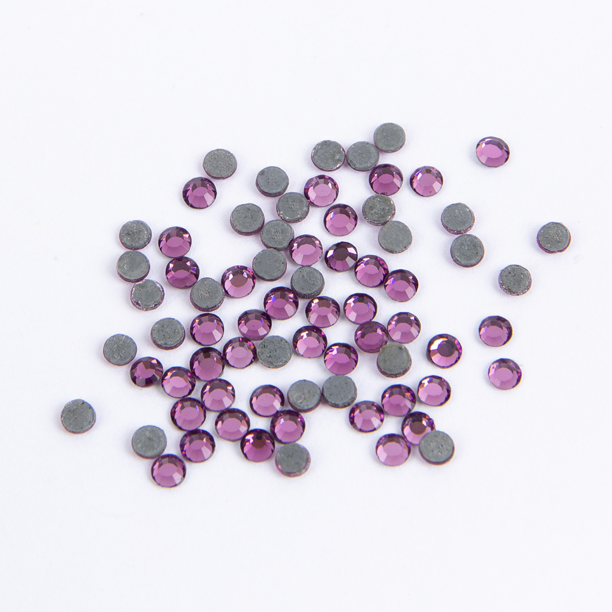Страз клеевой Zlatka ZRTG-0872 SS08 цветные 2.4 мм стекло 72 шт №26 сиреневый (Amethyst) Фото 2.