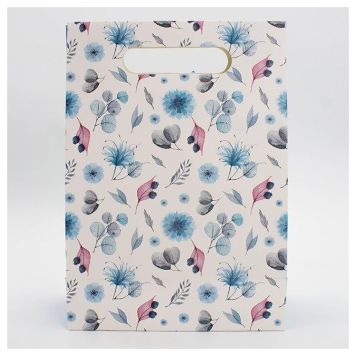ILIKEGIFT Пакет подарочный 18 х 24 х 15 см Many flowers, light blue 94P-2025-M-3-02 Фото 4.