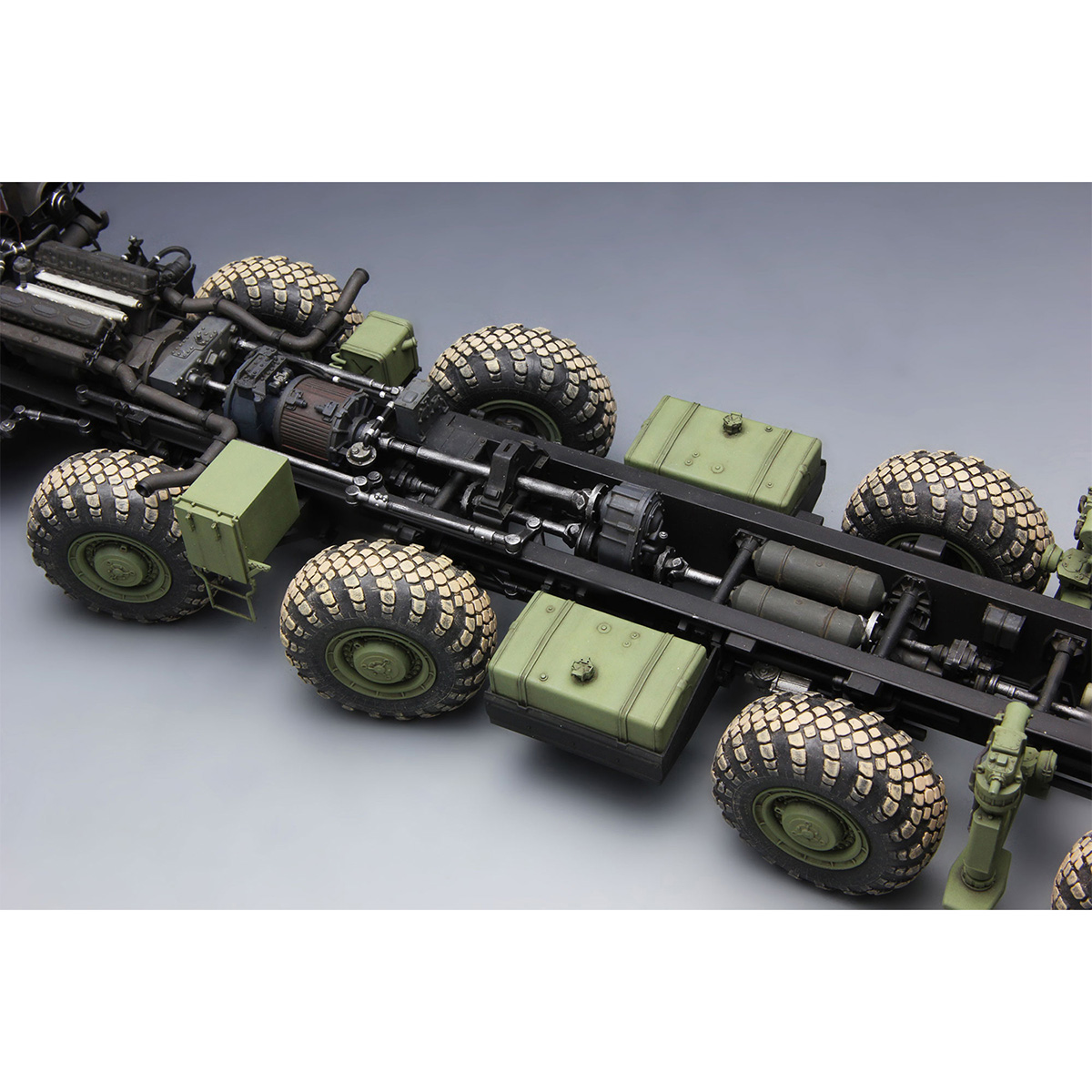 MENG SS-009 система залпового огня 9А52-2 СМЕРЧ 1/35 Фото 7.