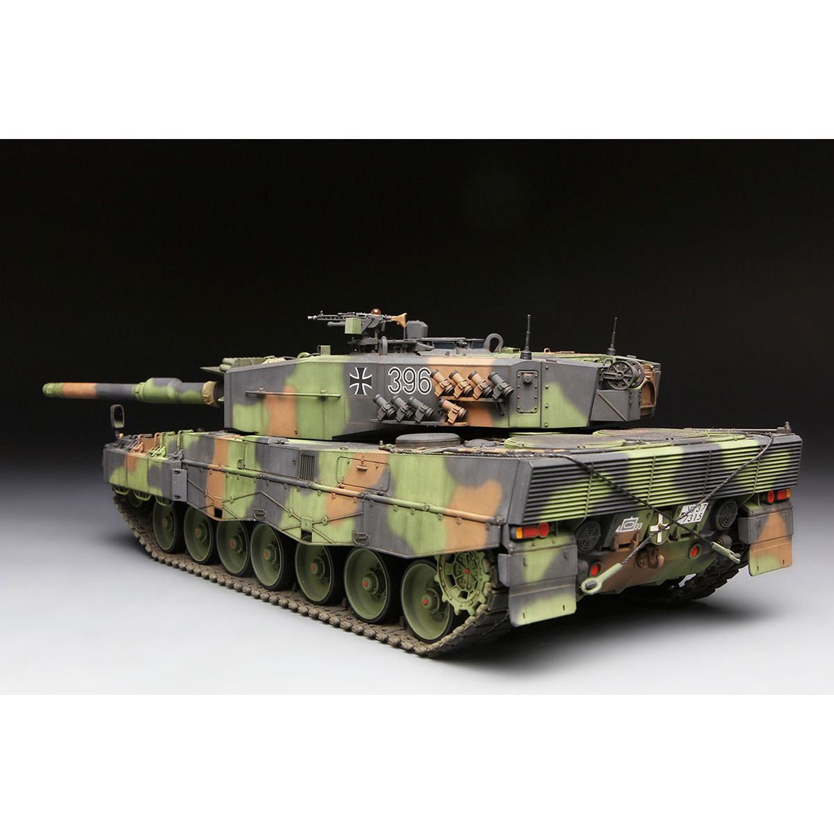 MENG TS-016 танк LEOPARD 2 A4 1/35 Фото 3.