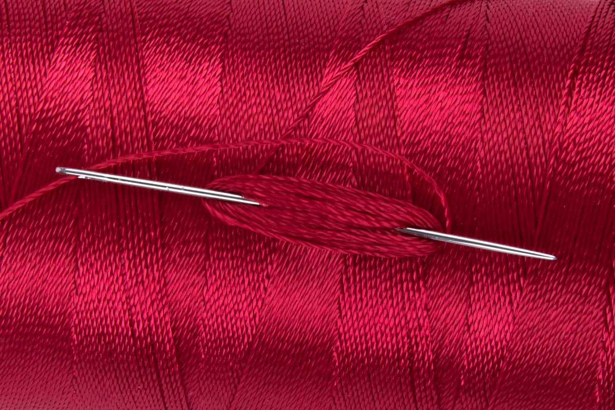 Нитки 300D/3 Gamma / Micron обувные 1000 я 912 м №114 т.красный Фото 8.