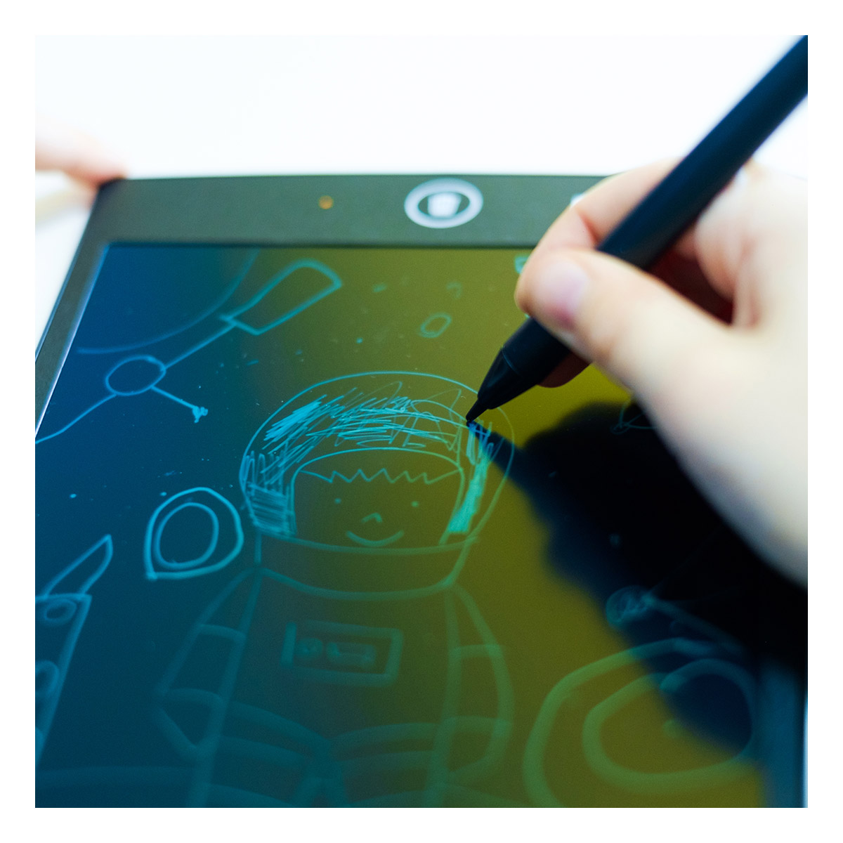Публикация «Стол-планшет для рисования с подсветкой своими руками» размещена в разделах