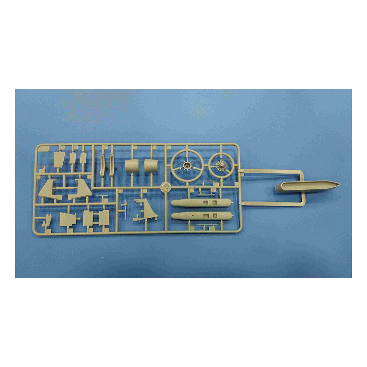 МОДЕЛИСТ 135072 Модель сборная Атомная подводная лодка баллистических ракет Александр Невский 1/350 Фото 3.